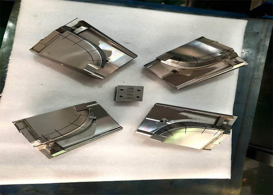 0.01mm Tolerance Mold Lifters 5 แกนเครื่องจักรการประมวลผลส่วนประกอบแม่พิมพ์