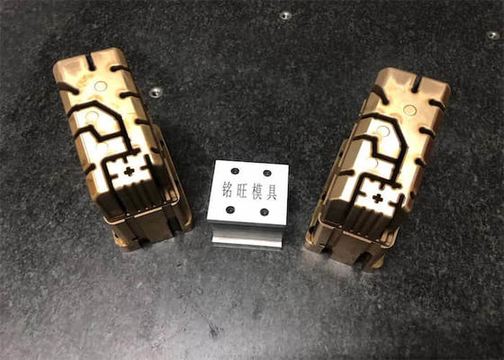 718H 738H การฉีดขึ้นรูปแทรกส่วนประกอบแม่พิมพ์ CNC 5 แกน